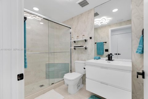 Condo in North Miami Beach, Florida, 3 bedrooms № 1990162 - photo 27