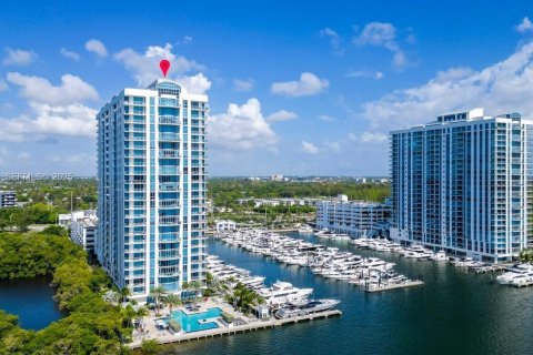 Condo in North Miami Beach, Florida, 3 bedrooms № 1990162 - photo 8