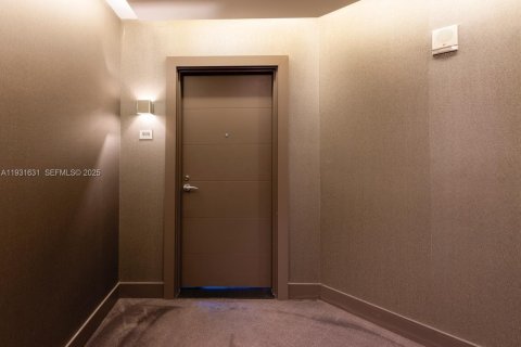 Condo in North Miami Beach, Florida, 3 bedrooms № 1990162 - photo 6