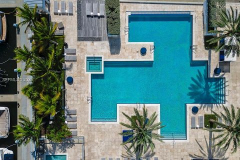 Condo in North Miami Beach, Florida, 3 bedrooms № 1990162 - photo 4