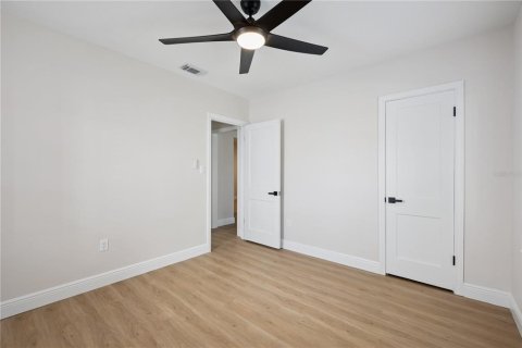 Immobilier commercial à vendre à Orlando, Floride: 4 chambres, 167.6 m2 № 2206789 - photo 15