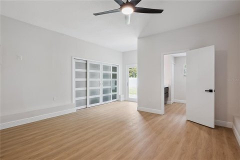 Immobilier commercial à vendre à Orlando, Floride: 4 chambres, 167.6 m2 № 2206789 - photo 7