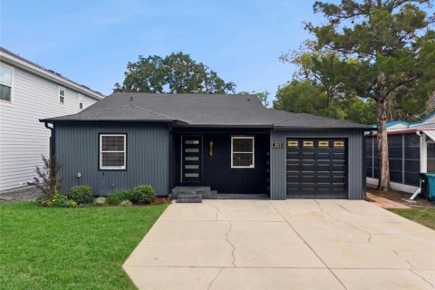 Immobilier commercial à vendre à Orlando, Floride: 4 chambres, 167.6 m2 № 2206789 - photo 2