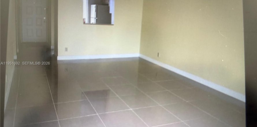 Condominio en Miramar, Florida, 2 dormitorios № 2009587