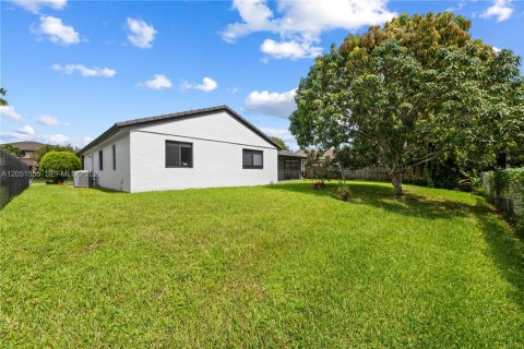Villa ou maison à vendre à Davie, Floride: 3 chambres, 173.73 m2 № 2181161 - photo 28