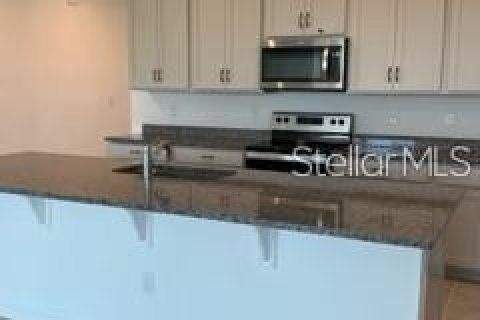 Casa en alquiler en Kissimmee, Florida, 4 dormitorios, 204.94 m2 № 1657608 - foto 4