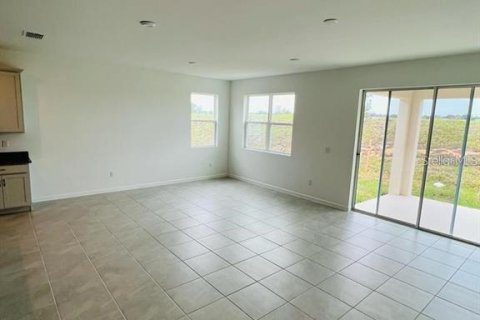 Casa en alquiler en Kissimmee, Florida, 4 dormitorios, 204.94 m2 № 1657608 - foto 12