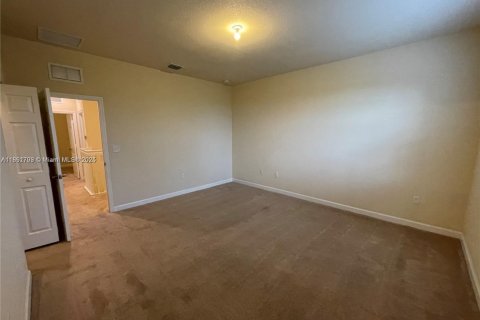 Adosado en alquiler en Miami, Florida, 4 dormitorios, 214.79 m2 № 1871315 - foto 4