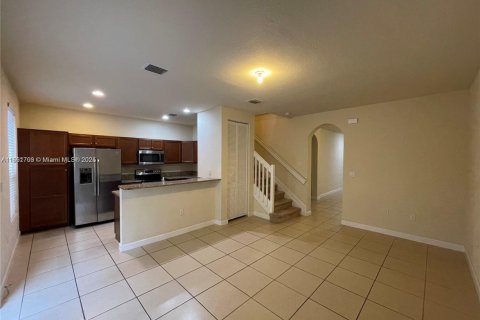 Adosado en alquiler en Miami, Florida, 4 dormitorios, 214.79 m2 № 1871315 - foto 21