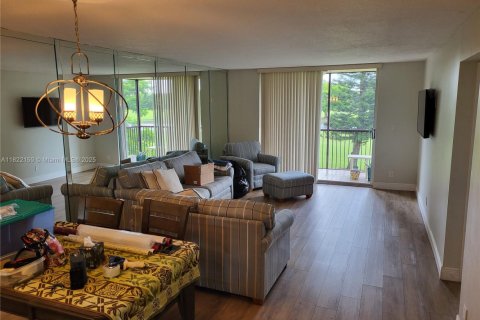 Condo in Davie, Florida, 2 bedrooms  № 1790162 - photo 2
