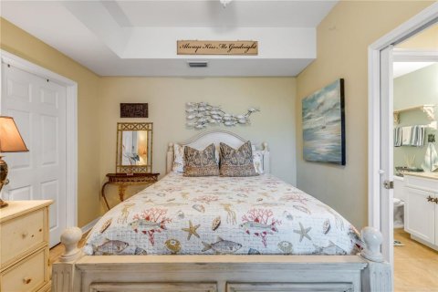 Condo in New Smyrna Beach, Florida, 2 bedrooms № 2210885 - photo 28