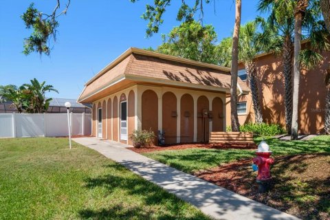 Condominio en venta en Largo, Florida, 1 dormitorio, 69.4 m2 № 1740414 - foto 29
