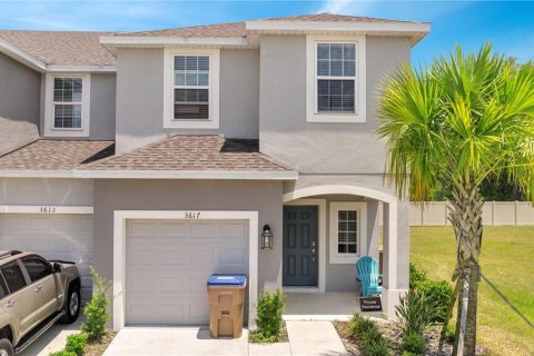 Townhouse in Kissimmee, Florida 3 bedrooms, 144.46 sq.m. № 1670837 - photo 1