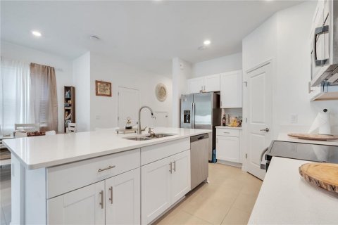 Townhouse in Kissimmee, Florida 3 bedrooms, 144.46 sq.m. № 1670837 - photo 12