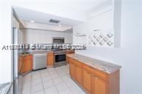 Copropriété à louer à Hallandale Beach, Floride: 1 chambre, 89.93 m2 № 1895636 - photo 4