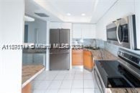 Copropriété à louer à Hallandale Beach, Floride: 1 chambre, 89.93 m2 № 1895636 - photo 6