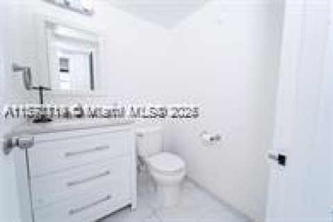 Copropriété à louer à Hallandale Beach, Floride: 1 chambre, 89.93 m2 № 1895636 - photo 16