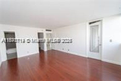 Copropriété à louer à Hallandale Beach, Floride: 1 chambre, 89.93 m2 № 1895636 - photo 12