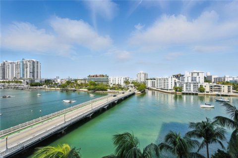 Condo in Miami Beach, Florida, 2 bedrooms  № 1804517 - photo 5