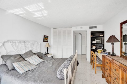 Condo in Sunny Isles Beach, Florida, 1 bedroom  № 1702852 - photo 10
