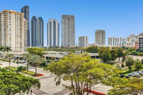 Condo in Sunny Isles Beach, Florida, 1 bedroom  № 1702852 - photo 22