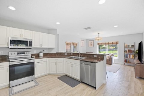 Villa ou maison à vendre à Royal Palm Beach, Floride: 4 chambres, 207.92 m2 № 2390297 - photo 14