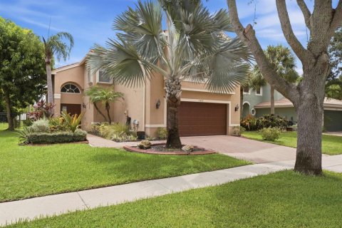 Villa ou maison à vendre à Royal Palm Beach, Floride: 4 chambres, 207.92 m2 № 2390297 - photo 2