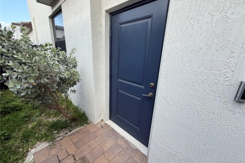 House in Miami, Florida 4 bedrooms, 291.62 sq.m. № 1978033 - photo 22