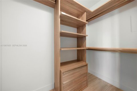 Condo in Miami, Florida, 1 bedroom  № 2029171 - photo 13