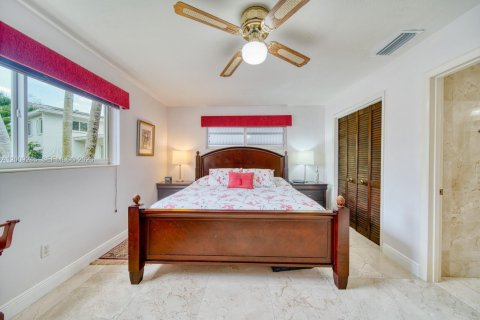Casa en venta en Miami, Florida, 4 dormitorios № 2176604 - foto 22