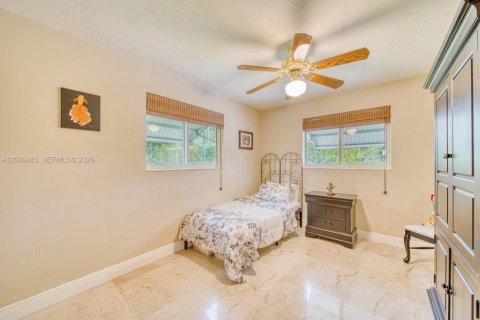 Casa en venta en Miami, Florida, 4 dormitorios № 2176604 - foto 25