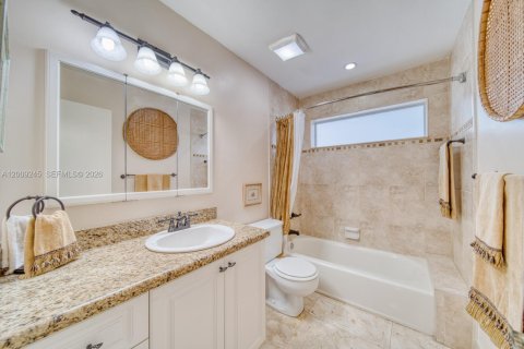 Casa en venta en Miami, Florida, 4 dormitorios № 2176604 - foto 19