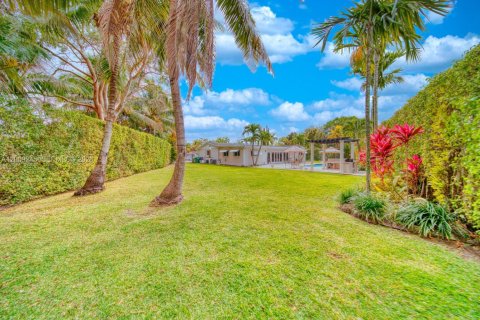 Casa en venta en Miami, Florida, 4 dormitorios № 2176604 - foto 13