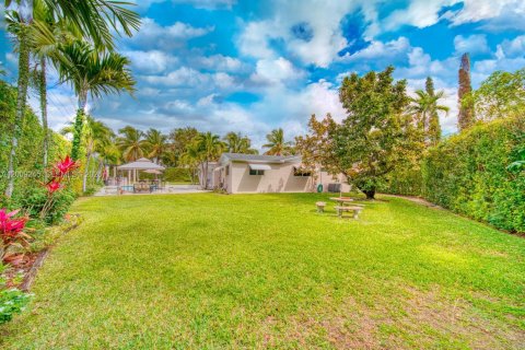 Casa en venta en Miami, Florida, 4 dormitorios № 2176604 - foto 11