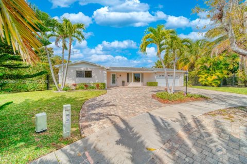 Casa en venta en Miami, Florida, 4 dormitorios № 2176604 - foto 3