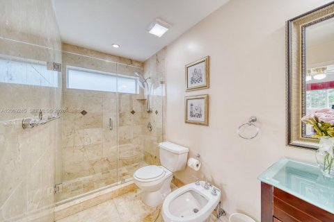 Casa en venta en Miami, Florida, 4 dormitorios № 2176604 - foto 20