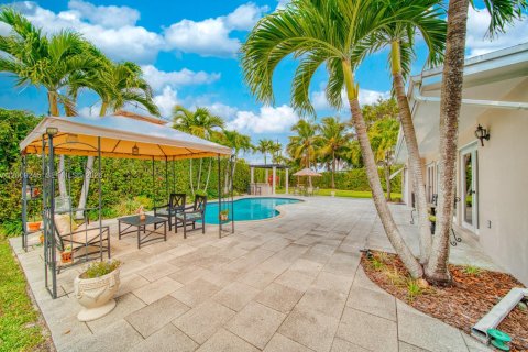 Casa en venta en Miami, Florida, 4 dormitorios № 2176604 - foto 9