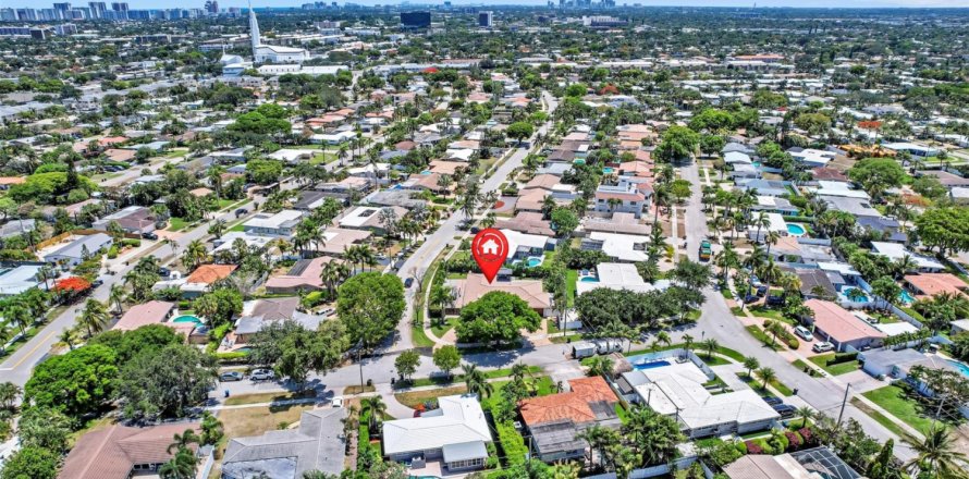 House in Fort Lauderdale, Florida 3 bedrooms, 176.42 sq.m. № 1216025