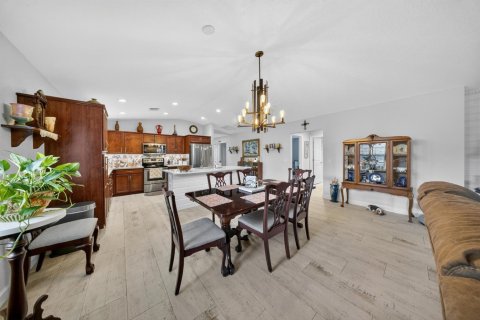 Villa ou maison à vendre à Port St. Lucie, Floride: 3 chambres, 163.14 m2 № 2241927 - photo 14