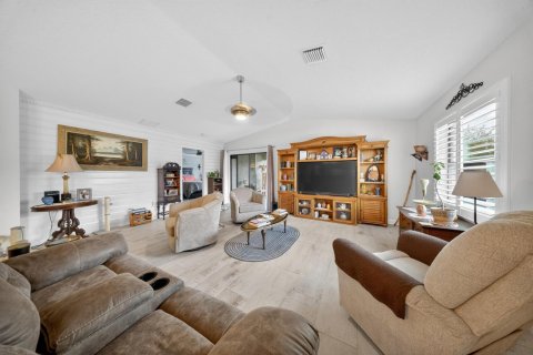 Villa ou maison à vendre à Port St. Lucie, Floride: 3 chambres, 163.14 m2 № 2241927 - photo 17
