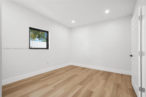 Immobilier commercial à vendre à Miami, Floride: 113.15 m2 № 1893556 - photo 14