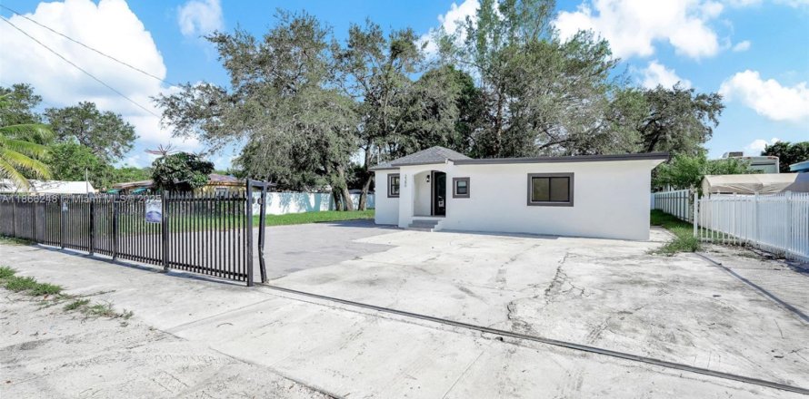 Immobilier commercial à Miami, Floride 113.15 m2 № 1893556