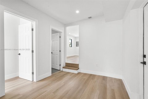 Immobilier commercial à vendre à Miami, Floride: 113.15 m2 № 1893556 - photo 17