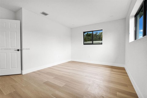 Immobilier commercial à vendre à Miami, Floride: 113.15 m2 № 1893556 - photo 21