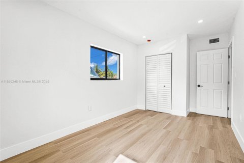 Immobilier commercial à vendre à Miami, Floride: 113.15 m2 № 1893556 - photo 23
