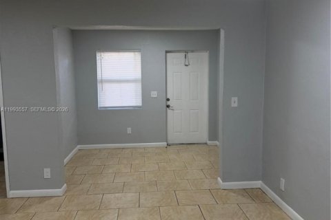 House in Fort Lauderdale, Florida 3 bedrooms, 147.99 sq.m. № 2057245 - photo 6