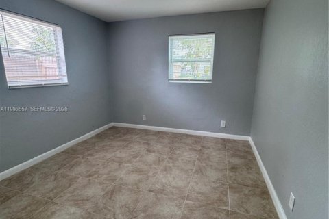 House in Fort Lauderdale, Florida 3 bedrooms, 147.99 sq.m. № 2057245 - photo 12