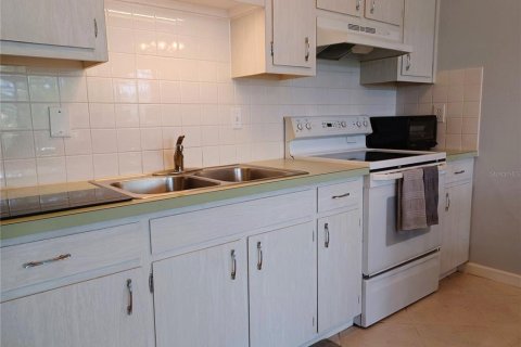 Condominio en alquiler en Holiday, Florida, 1 dormitorio, 53.51 m2 № 1548926 - foto 10
