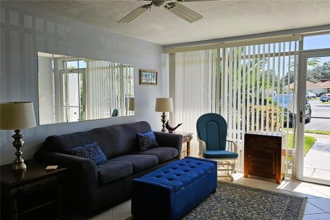 Condominio en alquiler en Holiday, Florida, 1 dormitorio, 53.51 m2 № 1548926 - foto 7