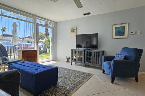 Condominio en alquiler en Holiday, Florida, 1 dormitorio, 53.51 m2 № 1548926 - foto 4